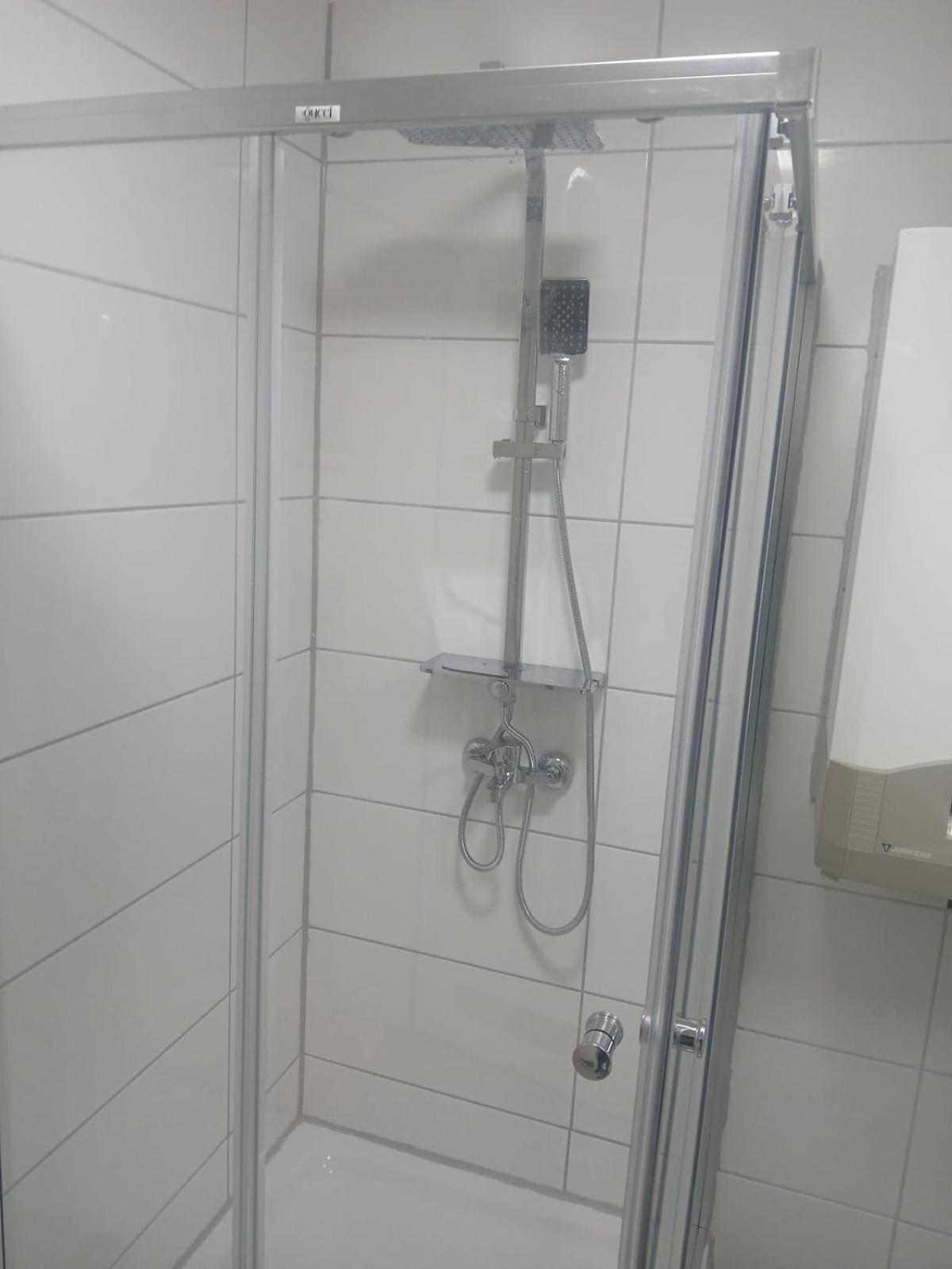 Wohnung Mit Neuem Bad Und Kueche Gelsenkirchen Buitenkant foto